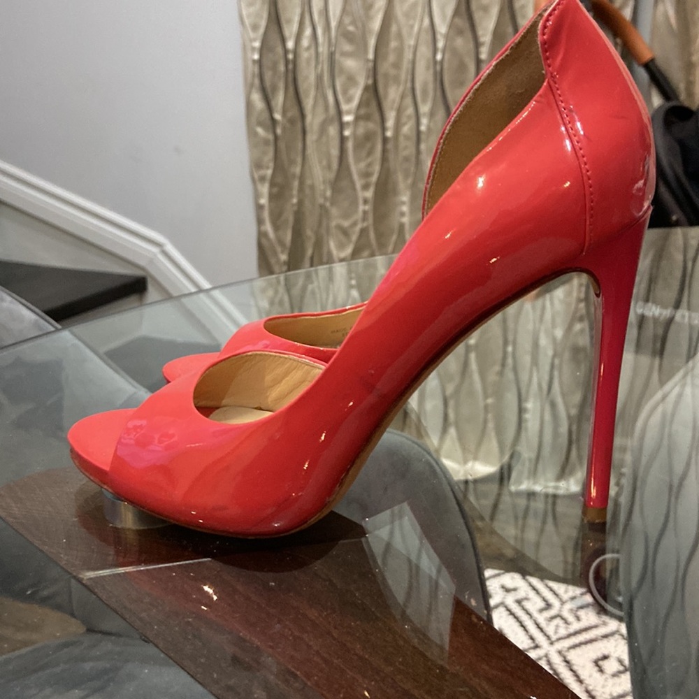 Marciano women’s shoes size 7.5